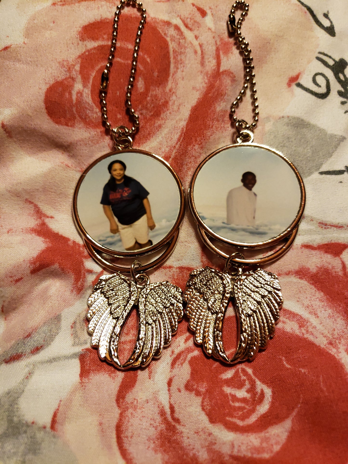 Customized double sided rearview mirror pendalent